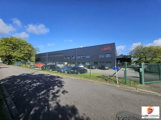 Plus de détails pour Bureau, Local d'activités à louer