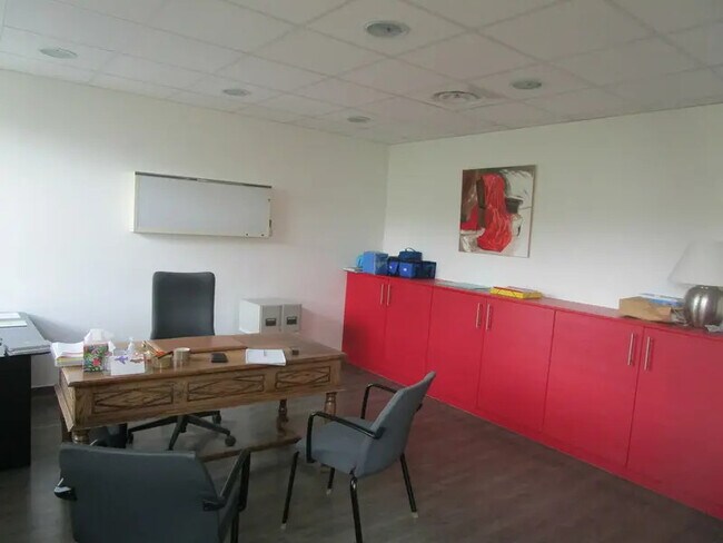 Plus de détails pour Bureau/Médical à louer