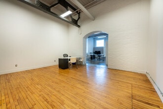219 Dufferin St, Toronto, ON à louer Photo de l’immeuble– Image 1 sur 3