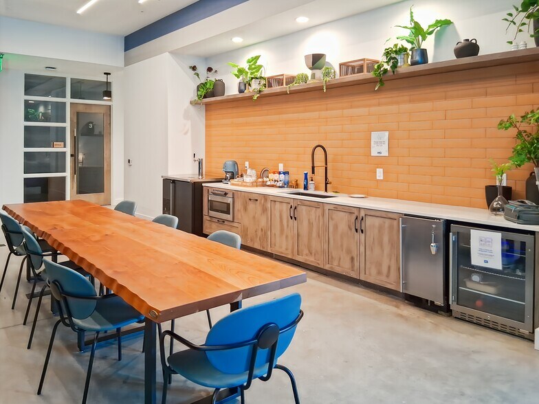 363 Hilliard Ave, Asheville, NC à louer - Photo de l’immeuble – Image 2 sur 13
