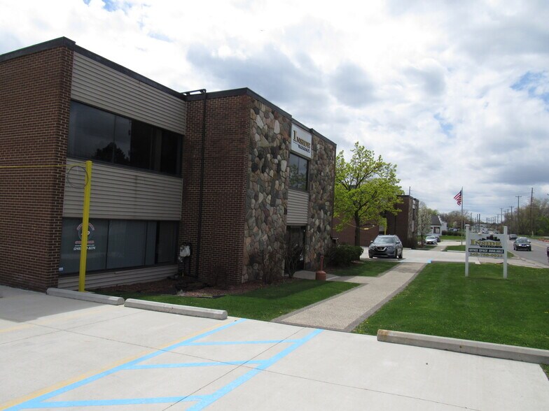1877 Orchard Lake Rd, Bloomfield Township, MI à vendre - Photo de l’immeuble – Image 2 sur 67