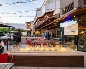 1-2700 Stoneridge Mall Rd, Pleasanton, CA à louer Photo intérieure– Image 2 sur 10