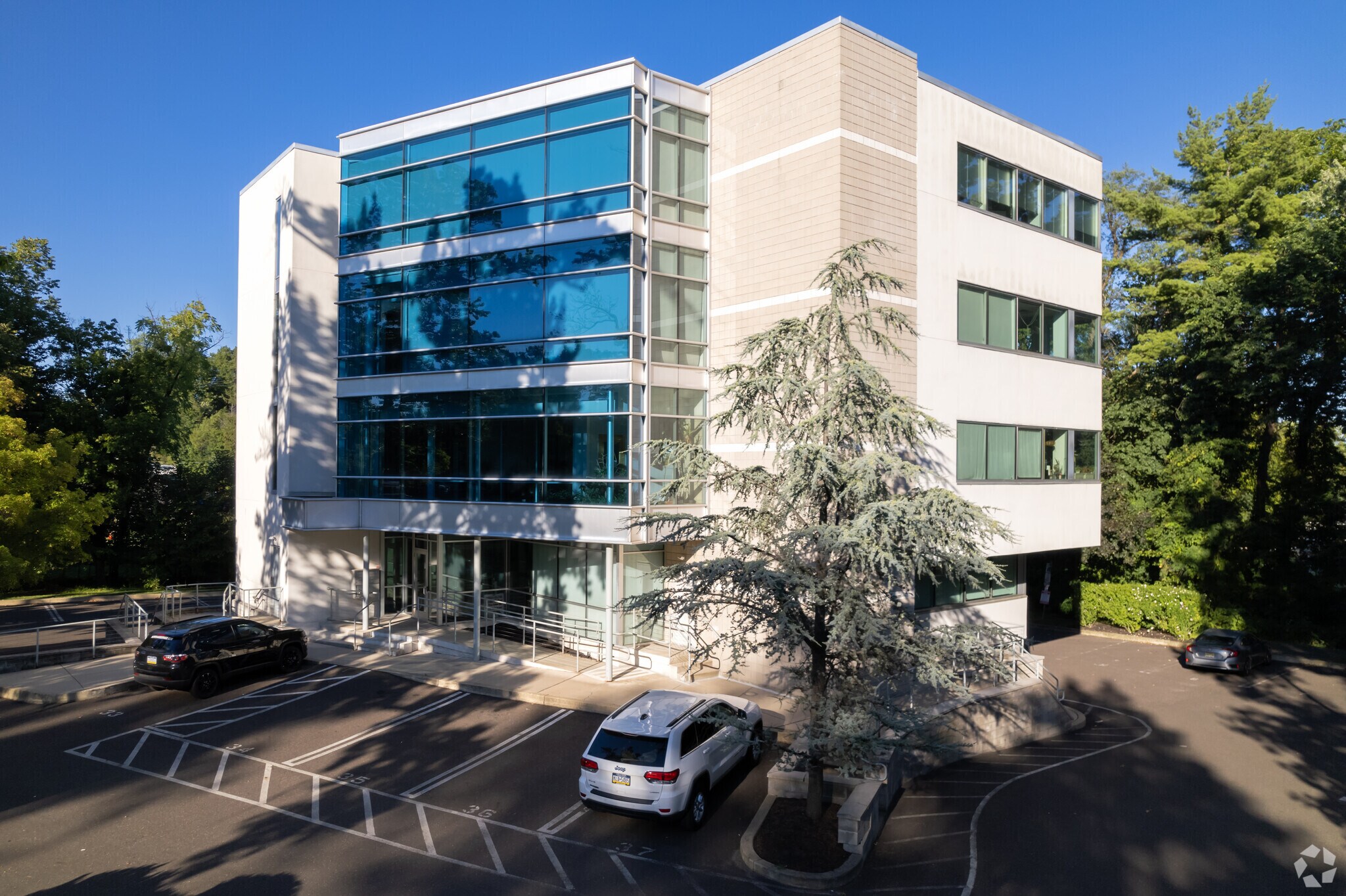 1021-1031 Old York Rd, Abington Township, PA à louer Photo de l’immeuble– Image 1 sur 8