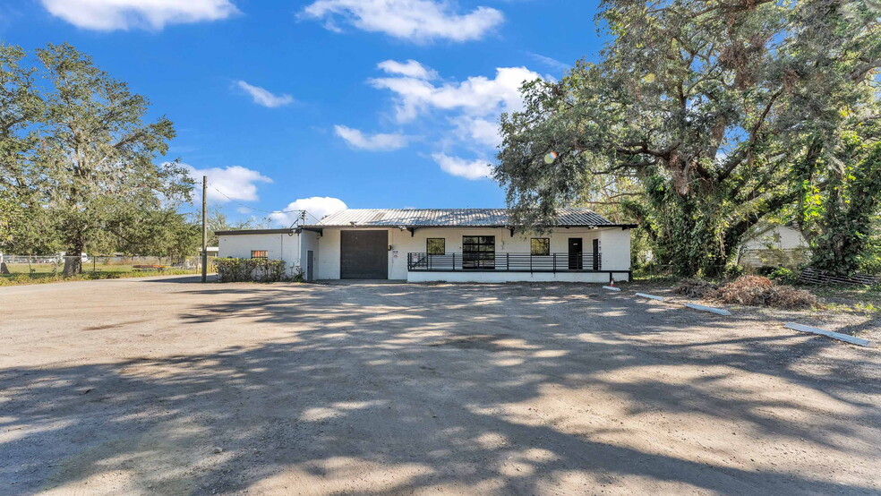 705 Jerry Smith Rd, Dover, FL à vendre - Photo de l’immeuble – Image 2 sur 70