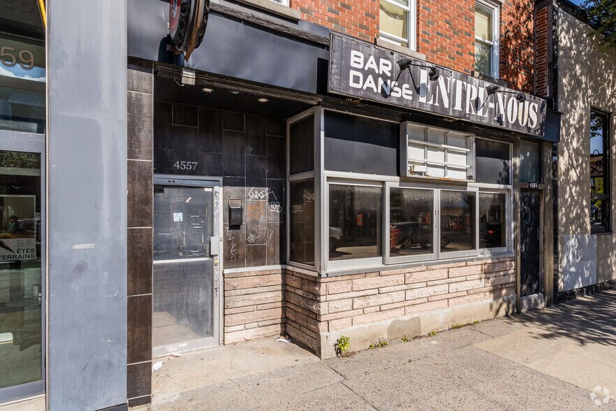 4555-4557 Av Papineau, Montréal, QC à louer - Photo de l’immeuble – Image 2 sur 5