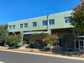 5950 Doyle St, Emeryville, CA à louer Photo de l’immeuble– Image 1 sur 5