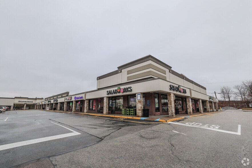 53-99 W Germantown Pike, East Norriton Township, PA à louer - Photo principale – Image 1 sur 2