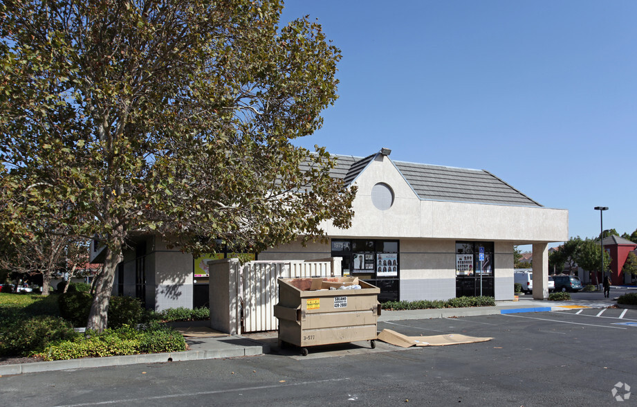 1975 W Texas St, Fairfield, CA à louer - Photo de l’immeuble – Image 2 sur 14