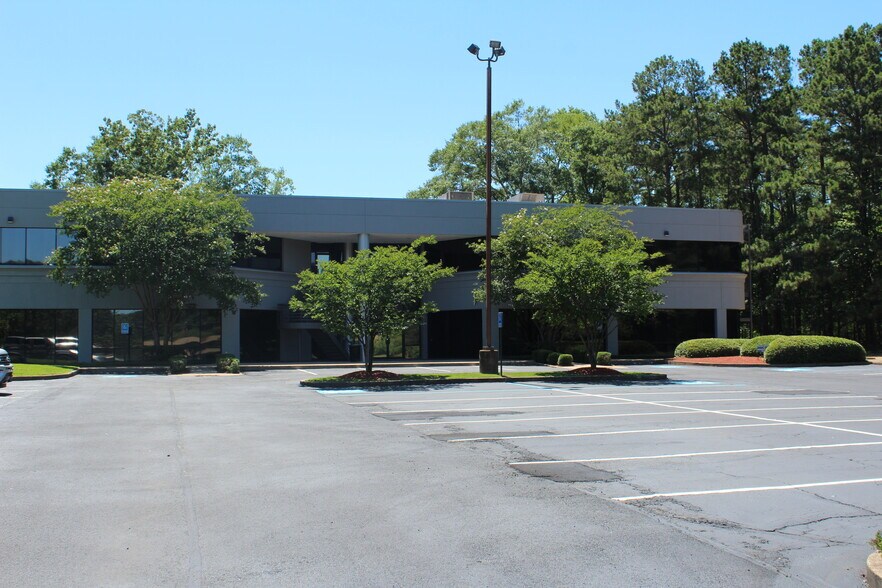 6425 Lakeover Rd, Jackson, MS à louer - Photo de l’immeuble – Image 3 sur 25
