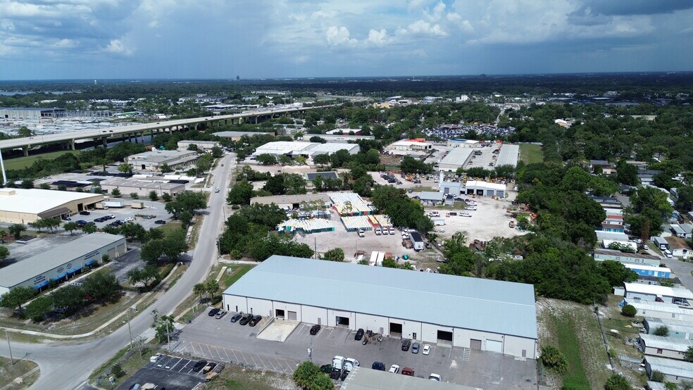 2402 Clark St, Apopka, FL à louer - Photo de l’immeuble – Image 2 sur 15