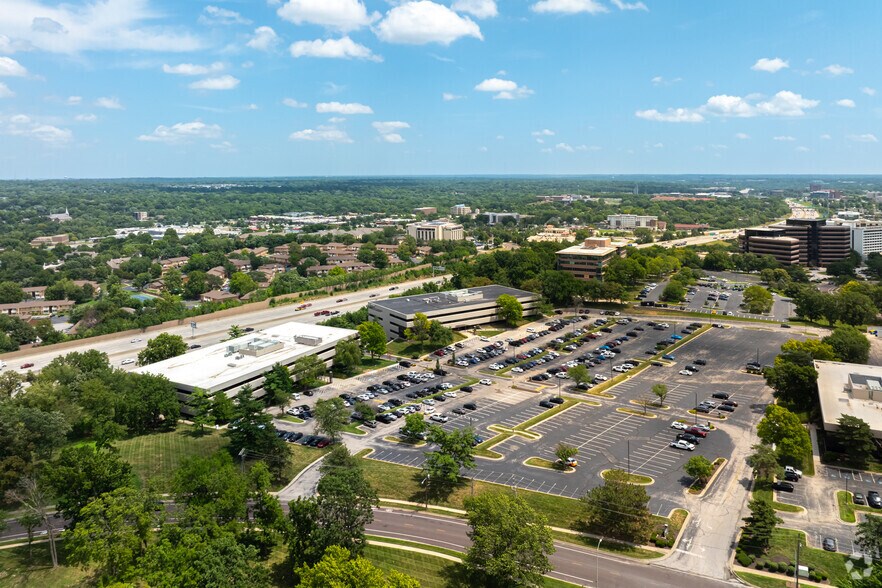 10881 Lowell Ave, Overland Park, KS à louer - Aérien – Image 2 sur 24