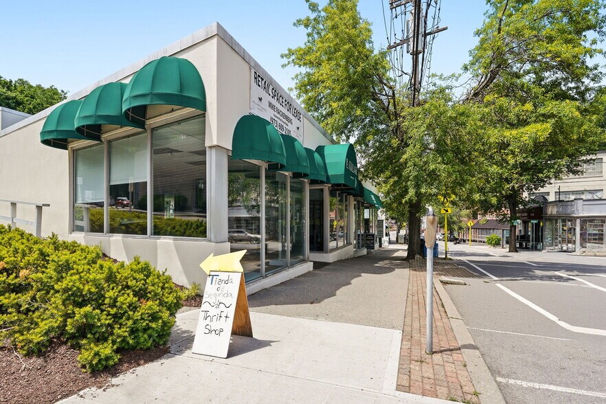 200 E Main St, Mount Kisco, NY à vendre - Photo de l’immeuble – Image 2 sur 17
