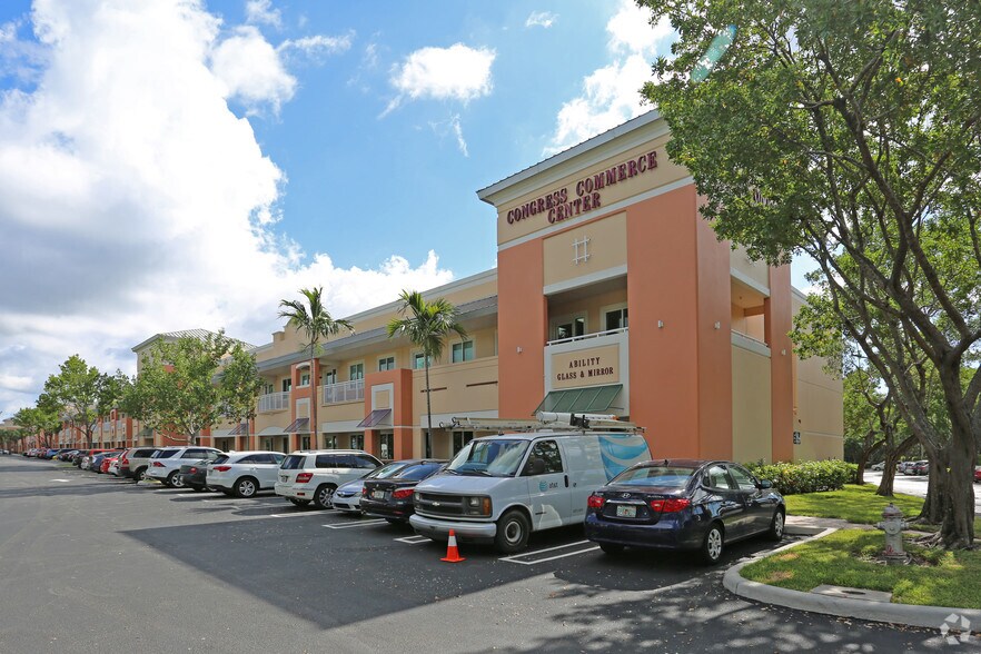 601 N Congress Ave, Delray Beach, FL à louer - Photo de l’immeuble – Image 1 sur 21