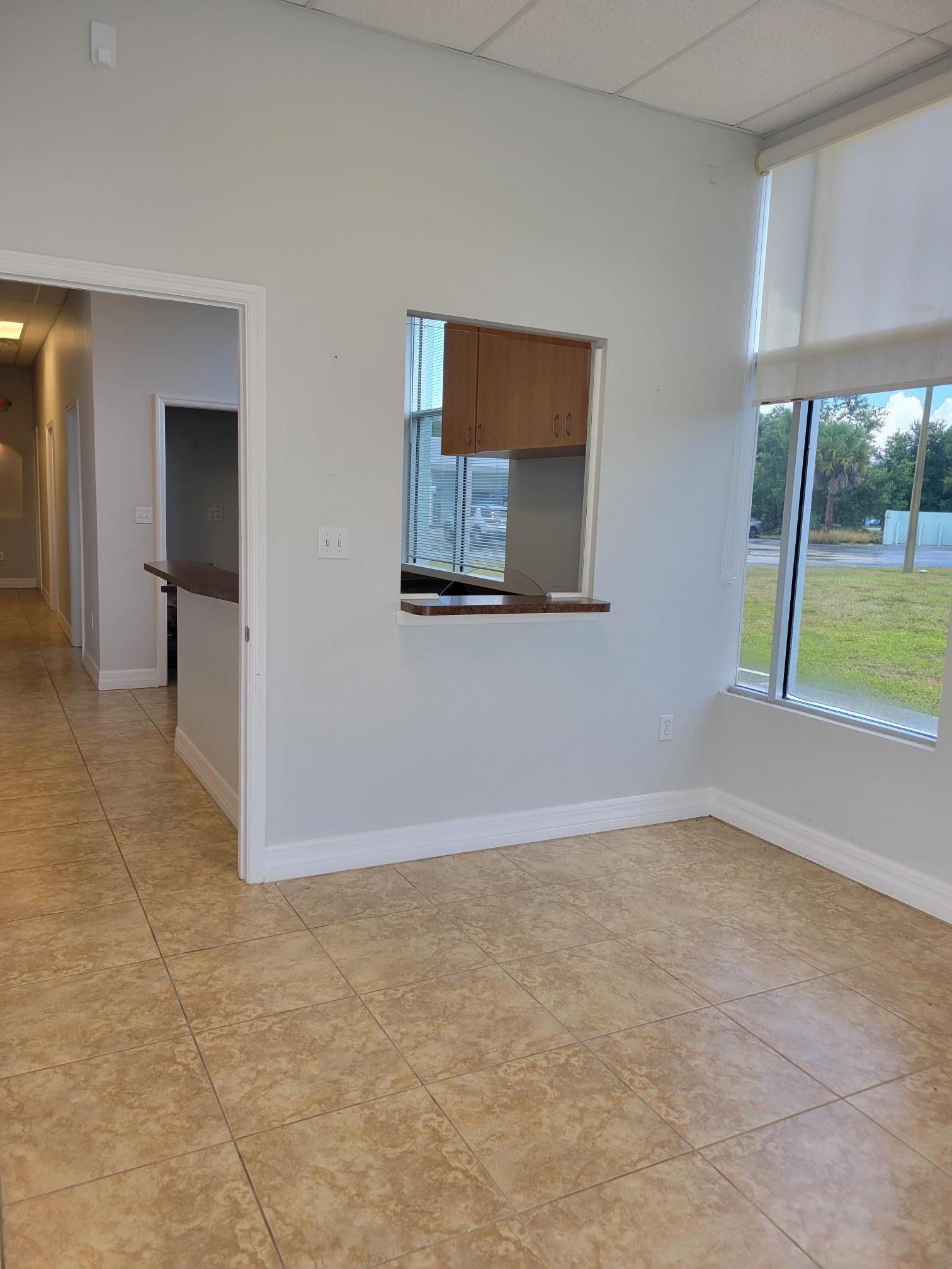 18316 Murdock Cir, Port Charlotte, FL à louer Photo intérieure– Image 1 sur 8
