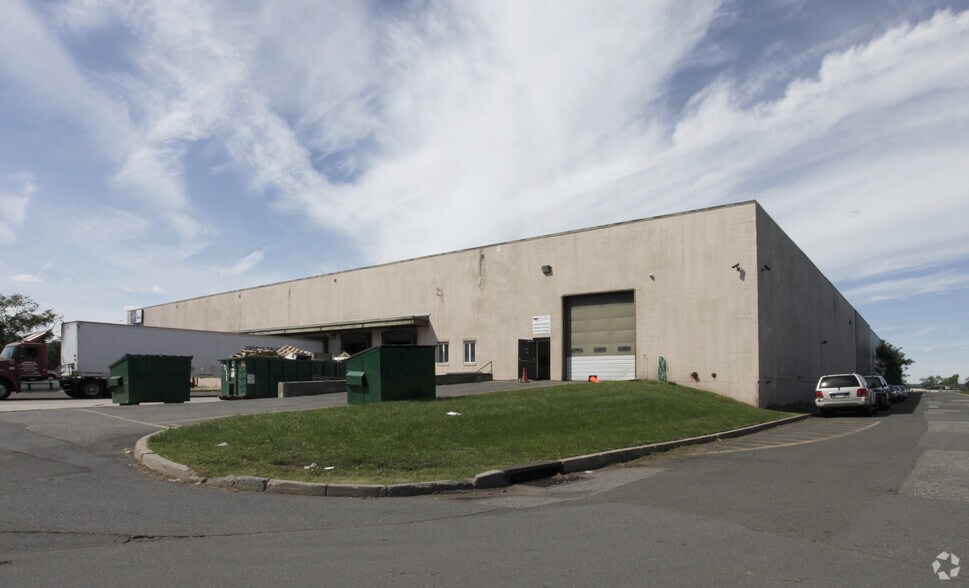 140 South Ave, South Plainfield, NJ à louer - Photo de l’immeuble – Image 1 sur 5