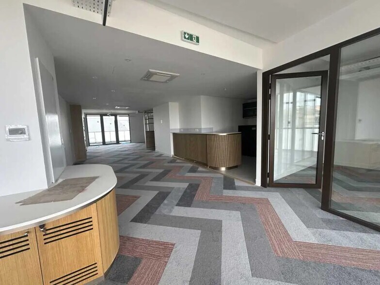 Bureau dans Talence à louer - Photo de l’immeuble – Image 2 sur 14