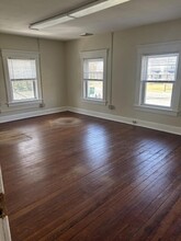 176 Main St, Center Moriches, NY à louer Photo intérieure– Image 1 sur 3