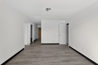 15100 Lee Rd, Humble, TX à louer Photo intérieure– Image 2 sur 14