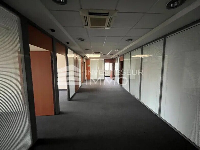 Bureau dans Torcy à louer - Photo intérieure – Image 3 sur 4
