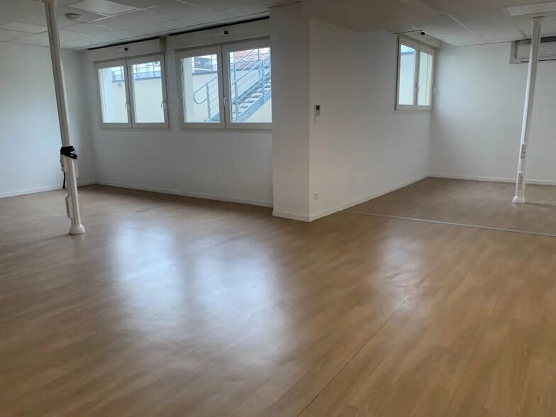 Bureau dans Dijon à vendre - Photo de l’immeuble – Image 2 sur 4