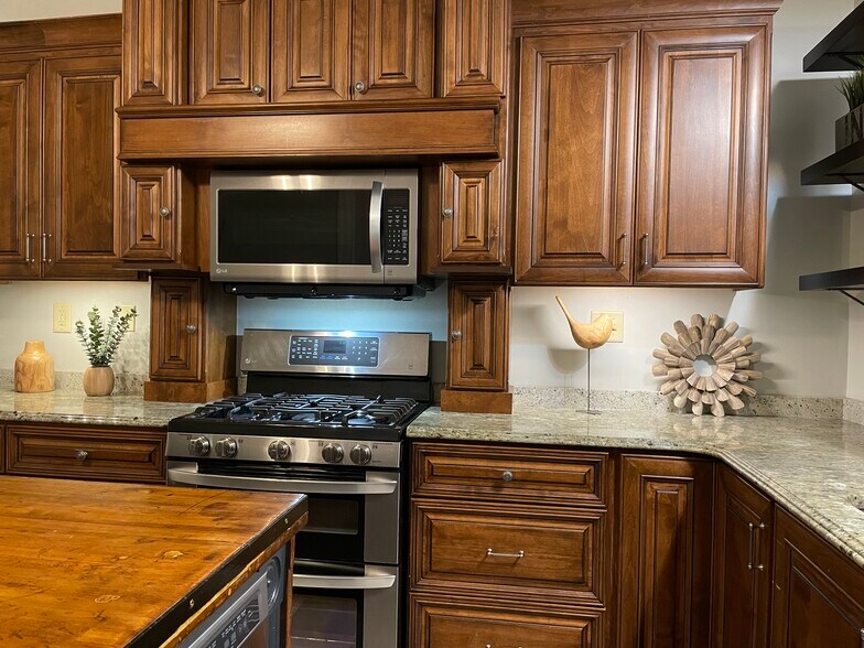 617-619 E 11th Ave, Columbus, OH à vendre - Photo intérieure – Image 3 sur 8