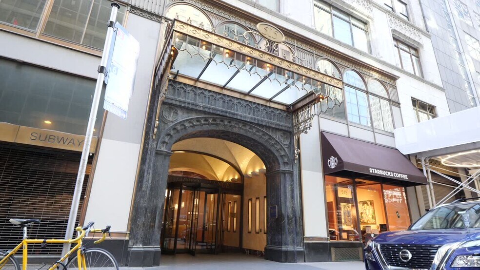 515 Madison Ave, New York, NY à louer - Vidéo sur l’annonce professionnelle – Image 2 sur 5