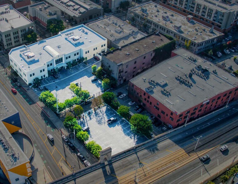 949 E 2nd St, Los Angeles, CA à vendre - Aérien – Image 2 sur 13