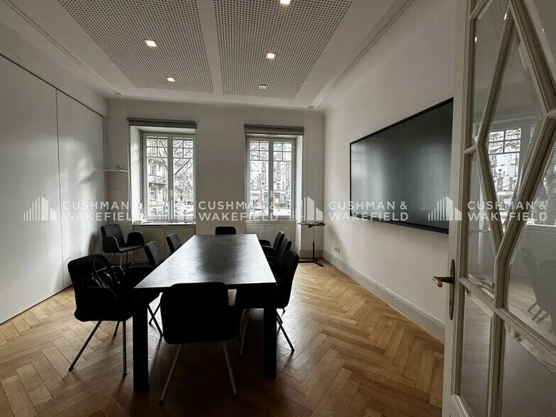 Bureau dans Strasbourg à louer - Photo de l’immeuble – Image 2 sur 12