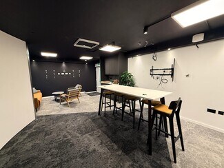 Plus de détails pour 30 Queen Charlotte St, Bristol - Bureau à louer