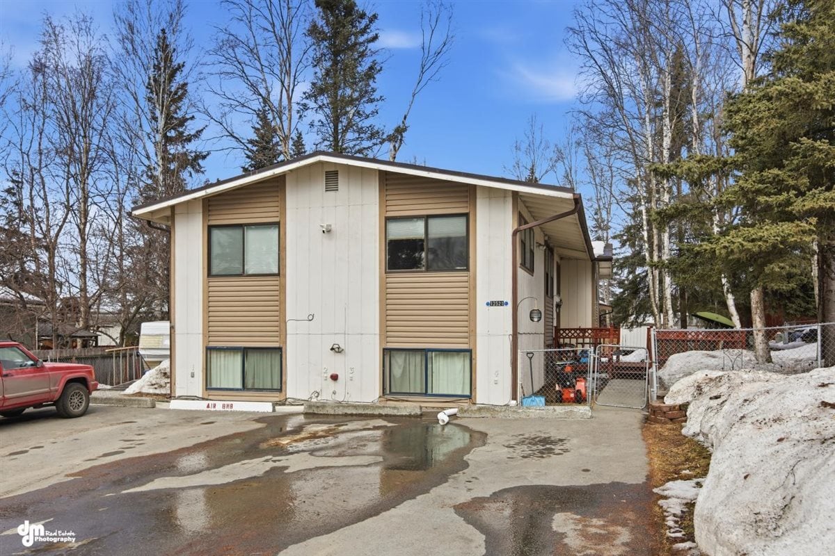12521 Tanada Loop, Anchorage, AK à vendre Photo principale– Image 1 sur 45