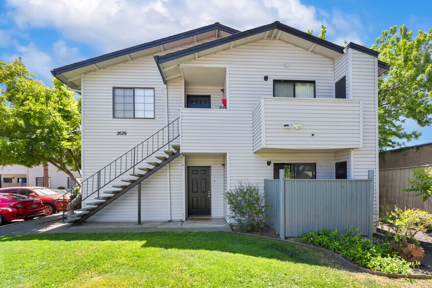 2626 Marigold Ln, Sacramento, CA à vendre - Photo de l’immeuble – Image 3 sur 16
