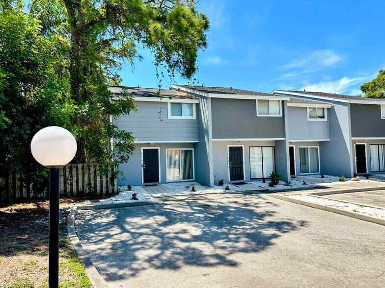 2740-2748 Proctor Rd, Sarasota, FL à vendre - Photo de l’immeuble – Image 2 sur 11