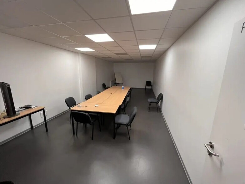 Local d’activités dans Le Havre à louer - Photo de l’immeuble – Image 3 sur 4