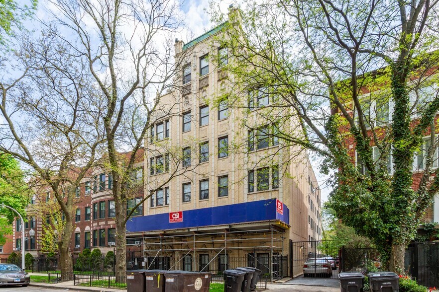 6811 S Paxton Ave, Chicago, IL à vendre - Photo de l’immeuble – Image 3 sur 18
