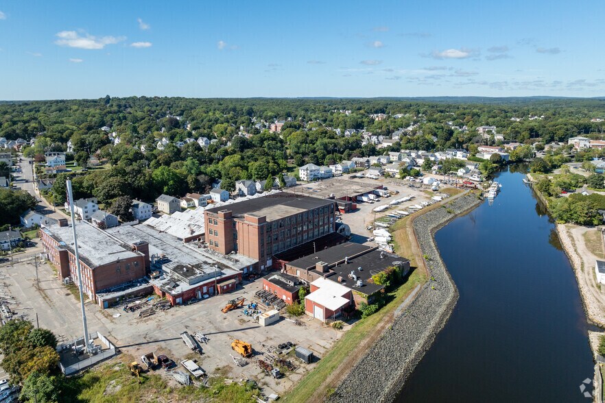 82 Mechanic St, Pawcatuck, CT à vendre - Aérien – Image 3 sur 4