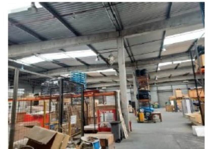 Industriel/Logistique dans SAINT-OUEN-L'AUMONE à vendre - Photo de l’immeuble – Image 1 sur 7