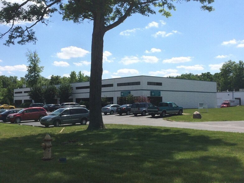 3700 Vanguard Dr, Fort Wayne, IN à louer - Photo de l’immeuble – Image 2 sur 8