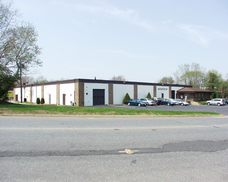 2215 Allenwood Rd, Wall Township, NJ à louer - Photo principale – Image 1 sur 7