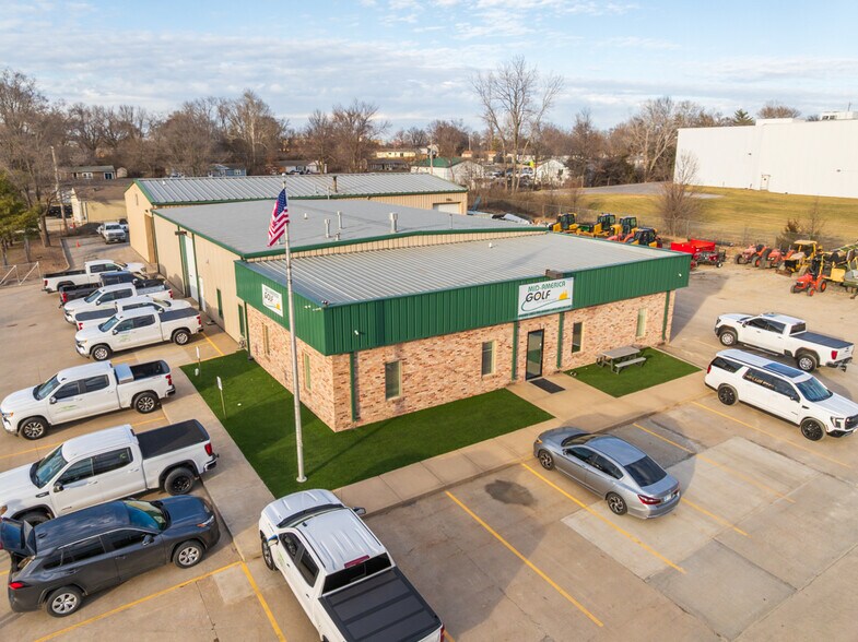 1621 Se Summit St, Lee's Summit, MO à vendre - Photo de l’immeuble – Image 2 sur 53