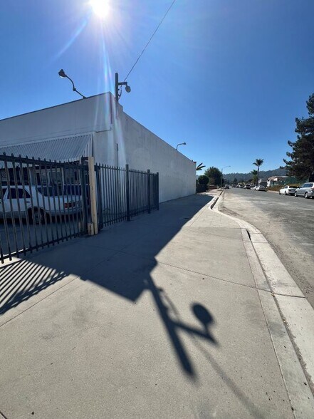 939 W Main St, El Cajon, CA à vendre - Photo de l’immeuble – Image 2 sur 45