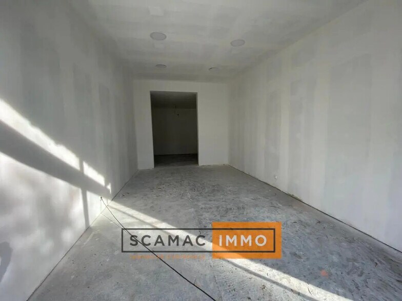 Local commercial dans Gardanne à louer - Photo de l’immeuble – Image 3 sur 4