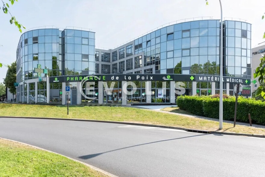 8 Mail Barthelemy Thimonnier, Lognes à louer - Photo de l’immeuble – Image 1 sur 11