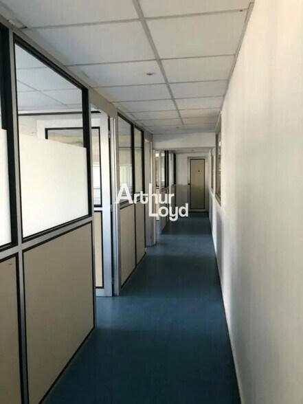 Local d’activités dans Antibes à louer - Photo intérieure – Image 3 sur 4