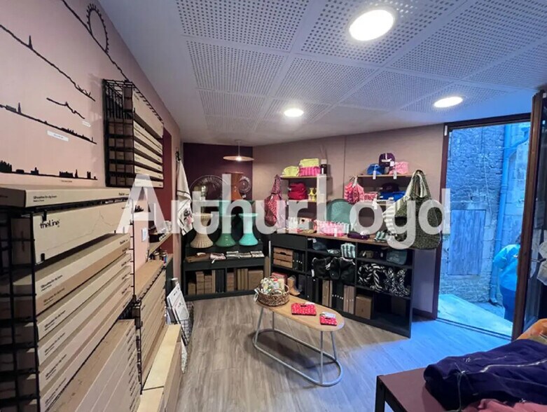 Local commercial dans Caen à louer - Photo intérieure – Image 1 sur 7