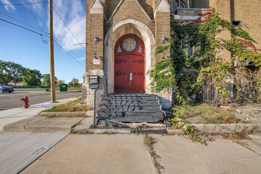 7000 Chicago, Detroit, MI à vendre - Photo de l’immeuble – Image 2 sur 19