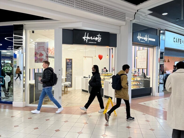 1 Hammersmith Broadway, Londres à louer - Photo de l’immeuble – Image 3 sur 3