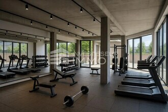 Bureau dans Avon à vendre Photo intérieure– Image 2 sur 13