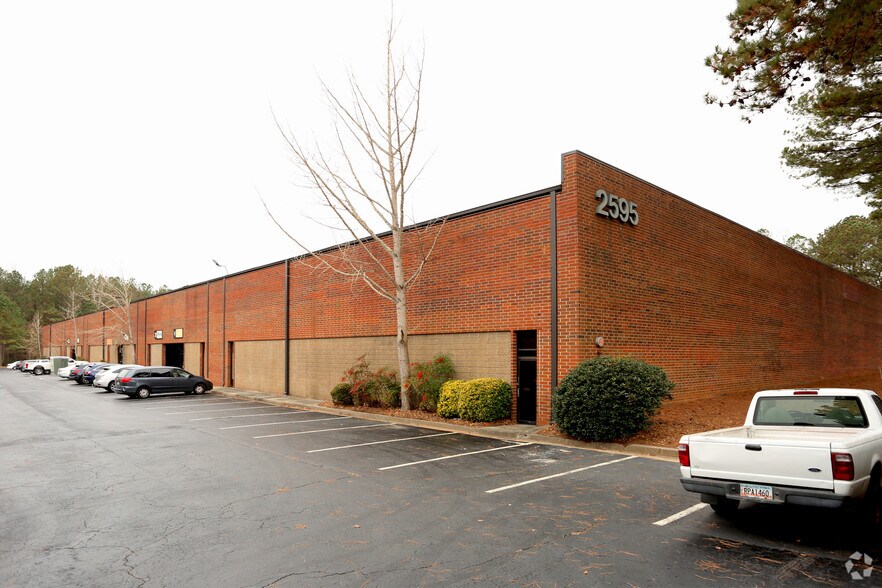 2595 Mountain Industrial Blvd, Tucker, GA à louer - Photo principale – Image 1 sur 3