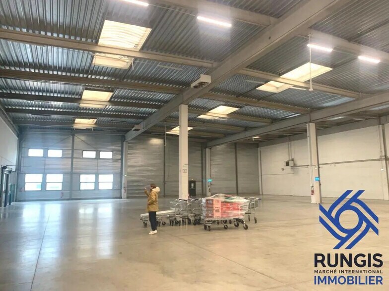 Industriel/Logistique dans Ivry-sur-Seine à louer - Photo de l’immeuble – Image 3 sur 4