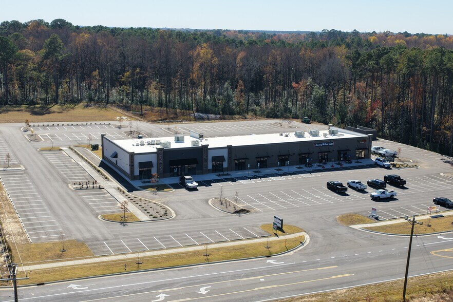 5533 Corporation Drive, Hope Mills, NC à louer - Photo de l’immeuble – Image 3 sur 14